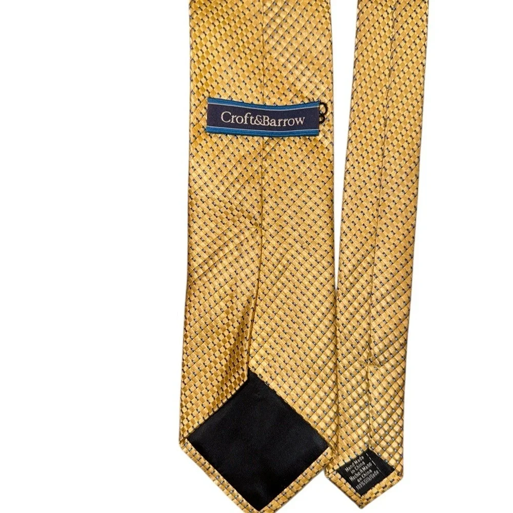 Croft & Barrow Gold Tie 100% Satin Finish Tie - Picture 3 of 4